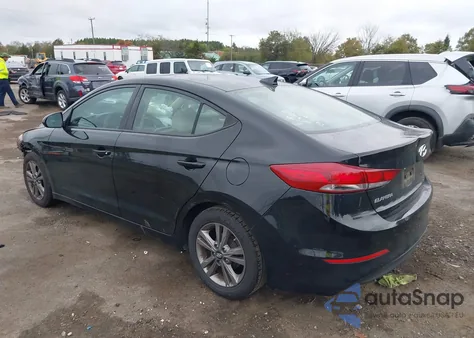 2017 Hyundai Elantra Value Edition z USA, uszkodzony, nr VIN 5NPD84LF4HH118584